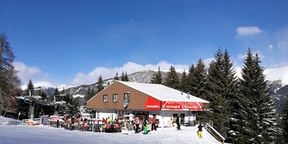 Hotels an der Piste - Hotel-Schwerpunkt: Skifahren & Romantik - Österreich - Unsere Skihütte "Strohsackhütte" an der Talstation Strohsackbahn - Genusshotel Almrausch