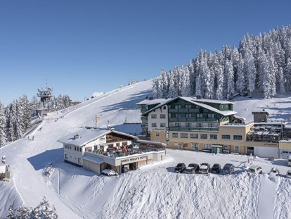 Hotels an der Piste - Skiraum: versperrbar - Bad Mitterndorf - Der Planaihof im Winter  - Hotel Planaihof