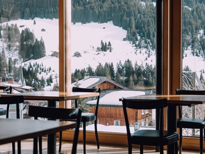 Hotels an der Piste - Skigebiet Oberstdorf Kleinwalsertal - Wintergarten - Das Naturhotel Chesa Valisa****s