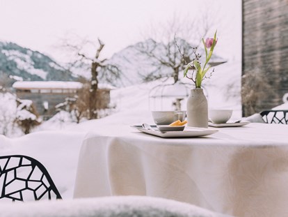 Hotels an der Piste - Hotel-Schwerpunkt: Skifahren & Wellness - Österreich - Tisch auf der  - Das Naturhotel Chesa Valisa****s
