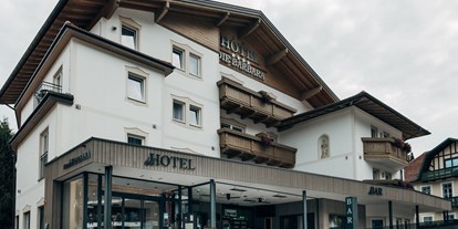 Hotels an der Piste - Parkplatz: gebührenpflichtig beim Hotel - Hotel Aussenansicht - B&B Hotel Die Barbara