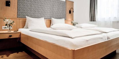 Hotels an der Piste - Preisniveau: moderat - Ramsau (Bad Goisern am Hallstättersee) - AKTIV Doppelzimmer ohne Teppichboden - B&B Hotel Die Barbara