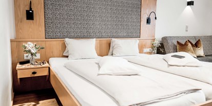 Hotels an der Piste - Klassifizierung: 4 Sterne - Bad Mitterndorf - KOMFORTABEL Doppelzimmer mit Couch ohne Teppichboden - B&B Hotel Die Barbara