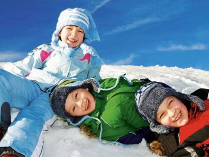 Hotels an der Piste - Hotel-Schwerpunkt: Skifahren & Wellness - Kühtai - Skifahren im strahlenden Sonnenschein am Gletscher - Skihotel Edelweiss Hochsölden