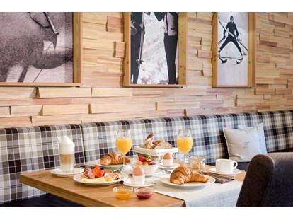 Hotels an der Piste - Sonnenterrasse - Mittersill - Frühstück mit regionalen Köstlichkeiten - Hotel Marten