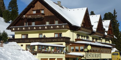 Hotels an der Piste - Hotel-Schwerpunkt: Skifahren & Wellness - Kanzelhöhe - Unser Hotel Turracherhof - direkt am Einstieg des Skiliftes - Hotel Turracherhof
