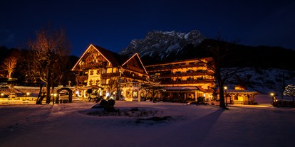 Hotels an der Piste - Pools: Innenpool - Skigebiet Wetterstein - Hotel Spielmann