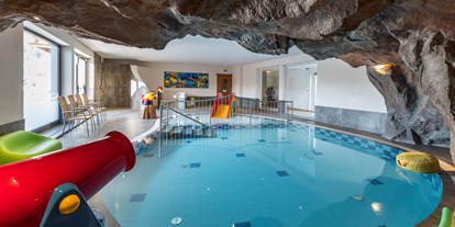 Hotels an der Piste - Skikurs direkt beim Hotel: für Erwachsene - Söll - Familienbad mit Babybereich - Naturhotel Kitzspitz
