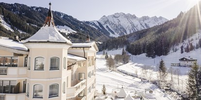 Hotels an der Piste - Hotel-Schwerpunkt: Skifahren & Ruhe - Bramberg am Wildkogel - Schönachtal direkt hinter dem Hotel - Traumhotel Alpina ****S