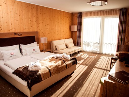 Hotels an der Piste - Skikurs direkt beim Hotel: für Erwachsene - Österreich - Zimmer mit auszihebarer Couch und Balkon
(Foto: Georg Brezlanovits) - Familienhotel Berger ***superior