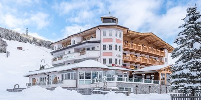 Hotels an der Piste - Kinder-/Übungshang - Tirol - TOP LAGE in Gerlos: Zentral aber zurückgesetzt von der Straße direkt an der Skiwiese/Kinderparadies - Landhotel Maria Theresia