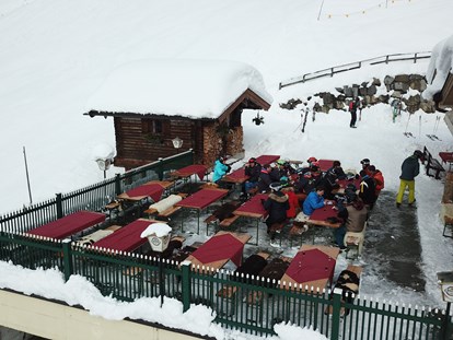 Hotels an der Piste - Hunde: erlaubt - Jochberg (Jochberg) - Unser Terrasse ist für jede Skifahrer geöffnet - Berghotel Jaga-Alm