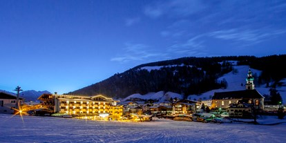 Hotels an der Piste - Hotel-Schwerpunkt: Skifahren & Familie - Itter - Abendstimmung in Oberau - Landhotel Tirolerhof