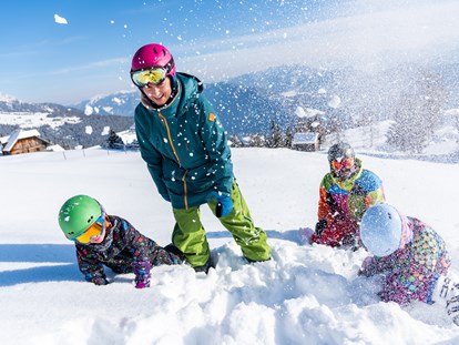 Hotels an der Piste - Skikurs direkt beim Hotel: für Erwachsene - Sattleggers Alpenhof & Feriensternwarte 