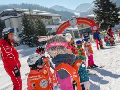 Hotels an der Piste - Skikurs direkt beim Hotel: für Kinder - Hotel Sportwelt