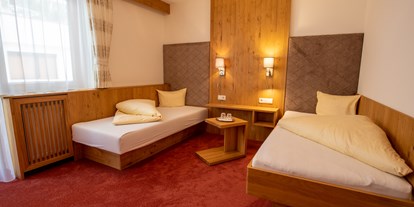 Hotels an der Piste - Hotel-Schwerpunkt: Skifahren & Wellness - Nauders - Twin - Bett superior mit Balkon  - Hotel Persura
