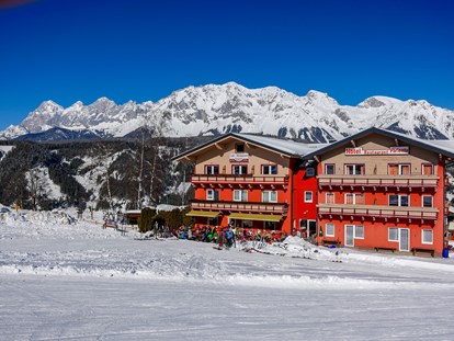 Hotels an der Piste - Hotel-Schwerpunkt: Skifahren & Familie - Aussenansicht Winter Hotel Pariente - Hotel Restaurant Pariente
