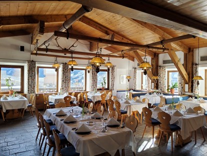 Hotels an der Piste - Pools: Infinity Pool - Osttirol - à la carte Restaurant Hirschenstube - Hotel Goldried