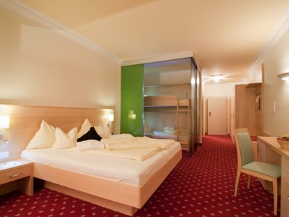 Hotels an der Piste - Hotel-Schwerpunkt: Skifahren & Familie - Familienzimmer Kärnten - Familien- & Sporthotel Kärntnerhof****