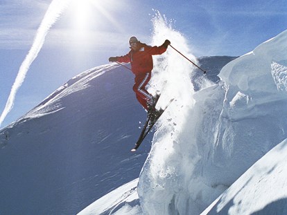 Hotels an der Piste - Hotel-Schwerpunkt: Skifahren & Wellness - Skifahrer - Hotel-Pension Bruckreiterhof