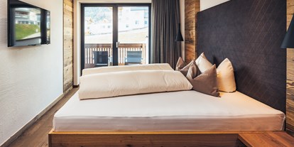 Hotels an der Piste - Hotel-Schwerpunkt: Skifahren & Wellness - Nauders - Hotel Cores Fiss Panoramazimmer - Hotel Cores