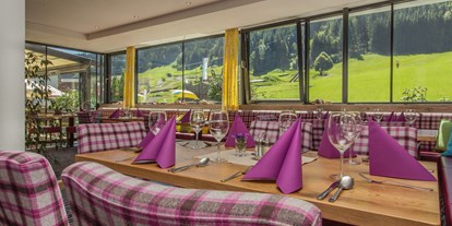 Hotels an der Piste - Skiraum: videoüberwacht - Uttendorf (Uttendorf) - Restaurant - Hotel Bacher Asitzstubn