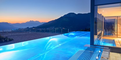 Hotels an der Piste - Pools: Infinity Pool - SkiWelt Wilder Kaiser - Brixental - Unlimited Mountain Pool - Hotel Kaiserhof*****superior