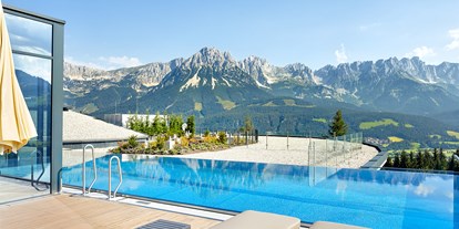 Hotels an der Piste - Pools: Infinity Pool - Österreich - Unlimited Mountain Pool - Hotel Kaiserhof*****superior