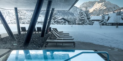 Hotels an der Piste - Hotel-Schwerpunkt: Skifahren & Wellness - Mittelberg (Mittelberg) - Whirlpool - Travel Charme Ifen Hotel
