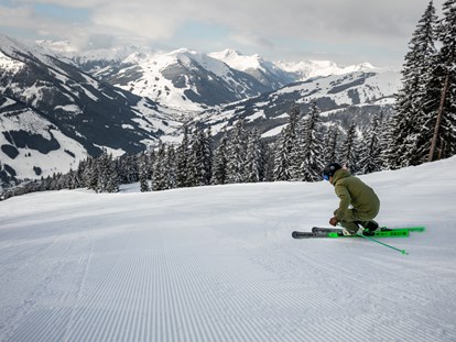 Hotels an der Piste - Skiservice: Skireparatur - Kaprun - Skifahren in Saalbach Hinterglemm
© Mirja Geh - 4****S Hotel Hasenauer