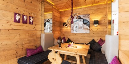 Hotels an der Piste - geführte Skitouren - Katschberghöhe - gemütliche Stube  - Berghotel Sonnhof