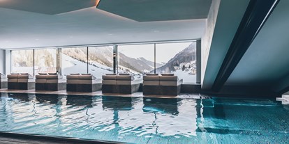 Hotels an der Piste - Parkplatz: gebührenpflichtig beim Hotel - Galtür - Infinity Pool - Elizabeth Arthotel
