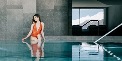 Hotels an der Piste - Wellnessbereich - St. Gallenkirch - Infinity Pool - Elizabeth Arthotel