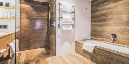 Hotels an der Piste - Preisniveau: exklusiv - See (Kappl, See) - Badezimmer - Elizabeth Arthotel