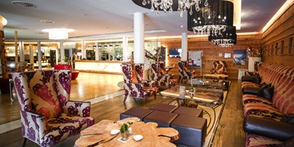 Hotels an der Piste - Parkplatz: gebührenpflichtig beim Hotel - Oberndorf in Tirol - Lobby -  Hotel Alpine Palace