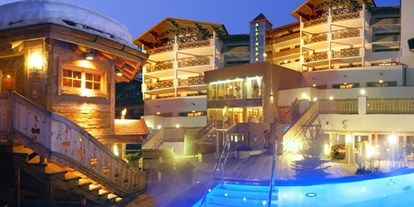 Hotels an der Piste - Skikurs direkt beim Hotel: für Erwachsene - Bramberg am Wildkogel - Außenaufnahme Hotel Alpine Palace  -  Hotel Alpine Palace