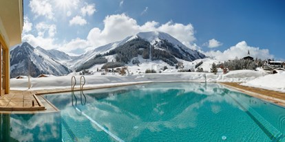 Hotels an der Piste - Pools: Außenpool beheizt - Skiarena Berwang - Außenpool - Hotel Singer - Relais & Châteaux