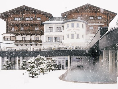 Hotels an der Piste - Hotel-Schwerpunkt: Skifahren & Wellness - sonnhofalpendorf-sonnhof-josalzburg-skiamade-snowspacesalzburg-adultsonly-wellnesshotel-skihotel-anderpiste - Sonnhof Alpendorf - adults only place