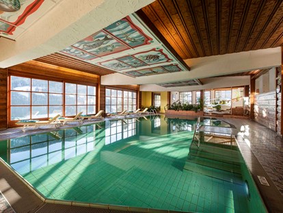 Hotels an der Piste - Hotel-Schwerpunkt: Skifahren & Wellness - Nockberge - Schwimmbad - Hotel St. Oswald