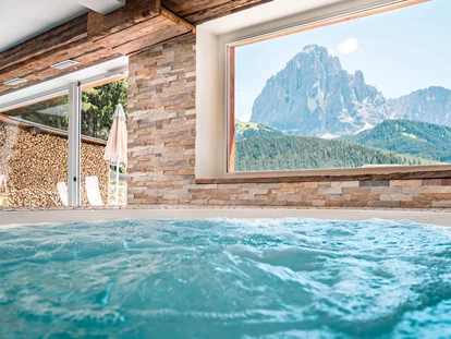 Hotels an der Piste - Skigebiet Gröden - Whirlpool - Hotel Jägerheim***s