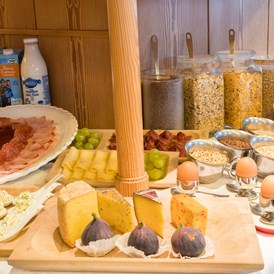 Skihotel: Frühstück - Breakfast - Piccolo Hotel Gurschler