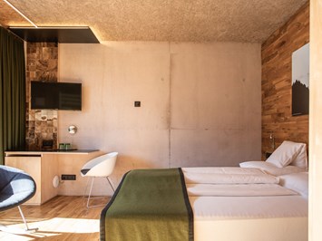 Hotel Arlmont Zimmerkategorien Doppelzimmer mit Bergblick und Balkon