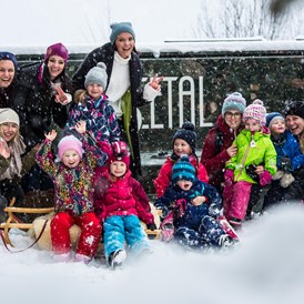 Skihotel: Geführte Winterwanderungen - Alpin Family Resort Seetal ****s