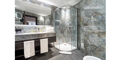 Hotels an der Piste - Skigebiet Gröden - Room Superior - bathroom - Hotel Stella - My Dolomites Experience