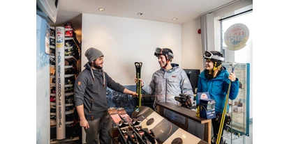 Hotels an der Piste - Skigebiet Gröden - Skirental - Hotel Stella - My Dolomites Experience