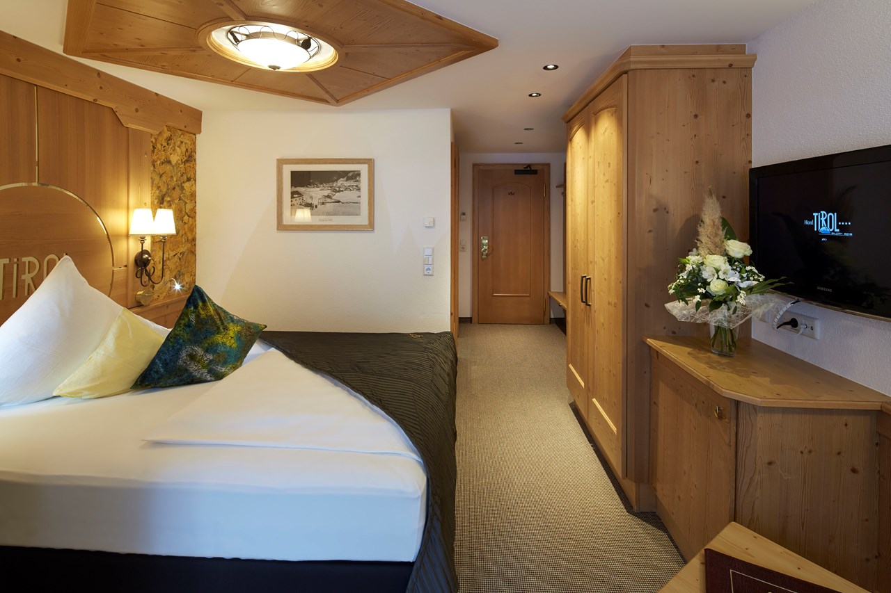 Hotel Tirol****alpin spa Ischgl  Zimmerkategorien Tirol Exklusive