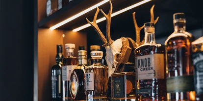 Hotels an der Piste - Skigebiet Pitztaler Gletscher und Rifflsee - Bar Detailansicht - Boutique Hotel Mandarfner Hof