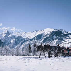 Skihotel: Pferdeschlittenfahrt durch die verschheite Alpenlandschaft - Hotel Sonnblick