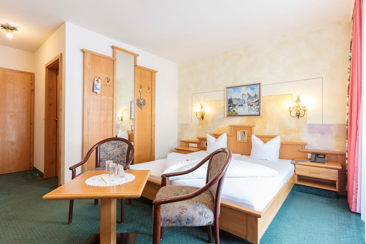 Hotel Andreas Hofer  Zimmerkategorien Komfortzimmer Edelweiß