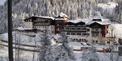 Hotels an der Piste - Verpflegung: All-inclusive - St. Johann in Tirol - Weil der Alltag im Tal bleibt....
Vom Hotel ins Schigebiet Kitzbühel! - Ferienhotel Pass Thurn